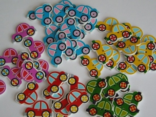 Knoflík autíčko 50Ks mix barev knoflík auto dřevěný